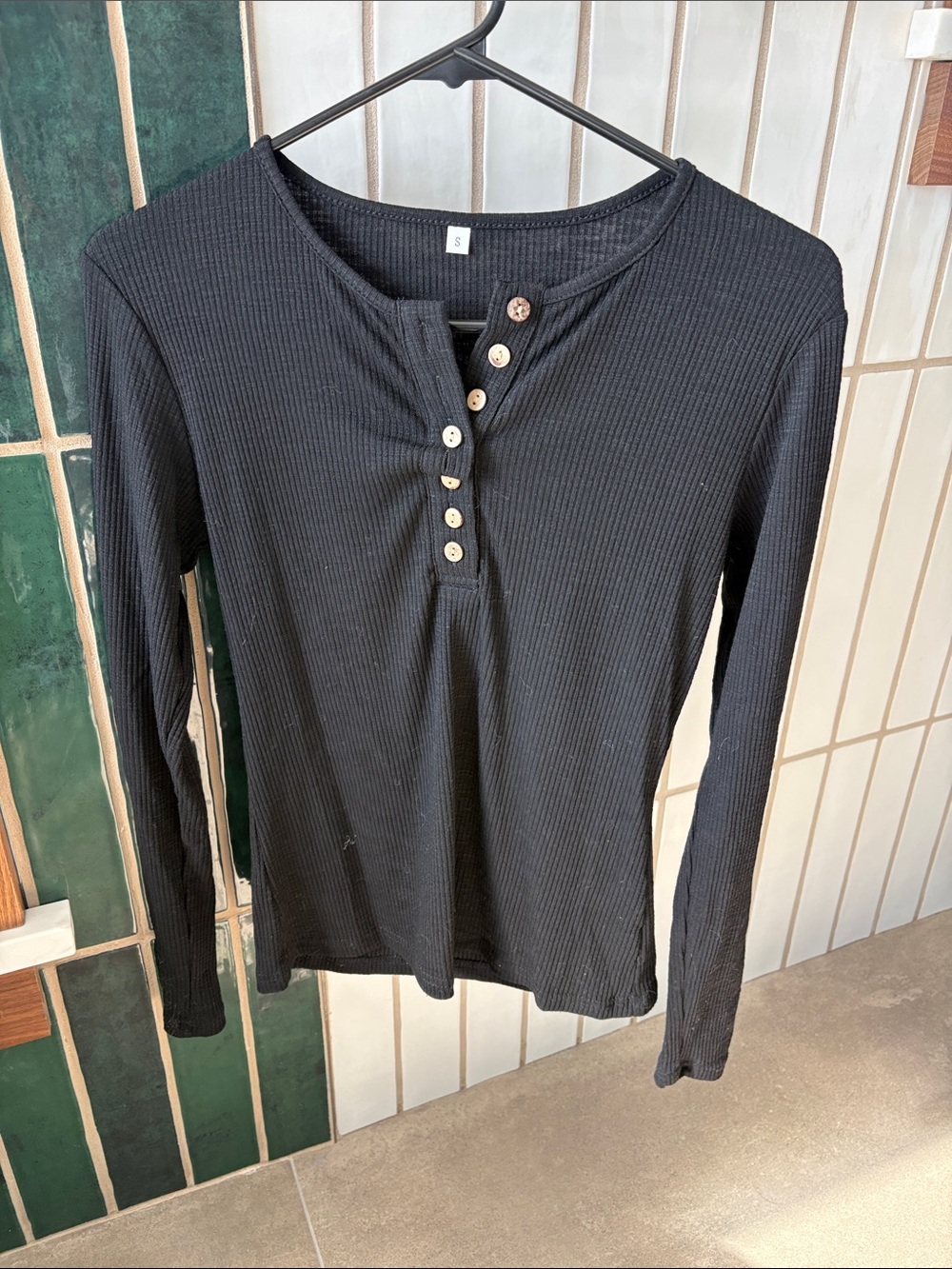 Black Ribbed Henley Long-Sleeve Top - Unbranded
